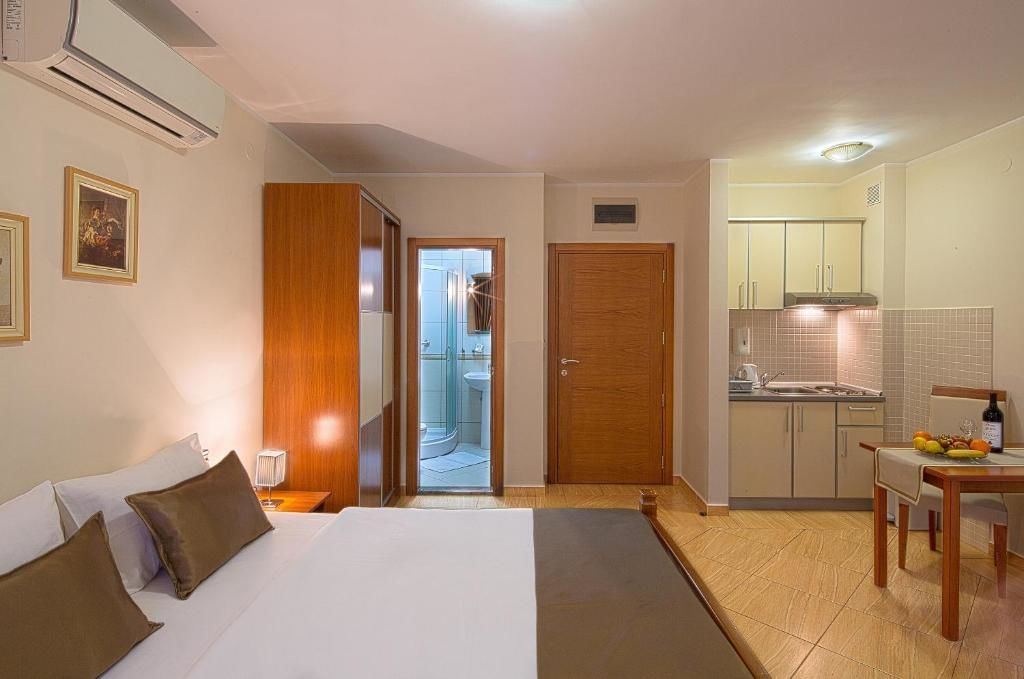Апартаменты Petrovac Holiday Apartments Петровац