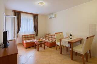 Апартаменты Petrovac Holiday Apartments Петровац Апартаменты с 1 спальней и балконом-1
