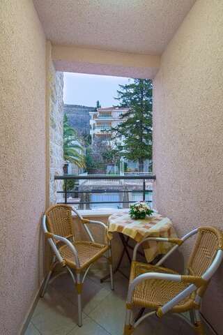 Апартаменты Petrovac Holiday Apartments Петровац Номер-студио с балконом-11